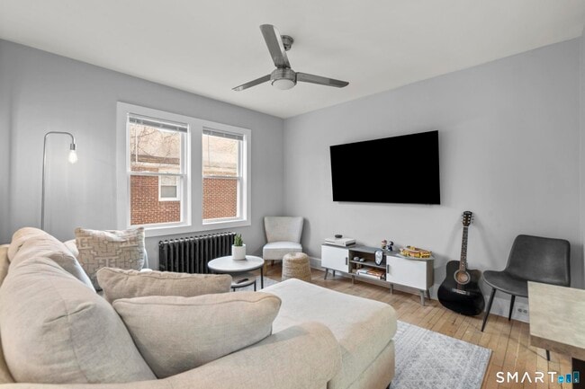 Foto del edificio - 7 Willowbrook Pl