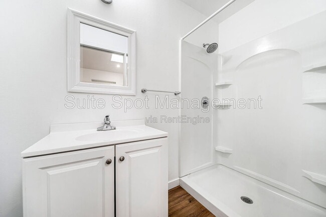 Foto del edificio - 420 N Batavia St