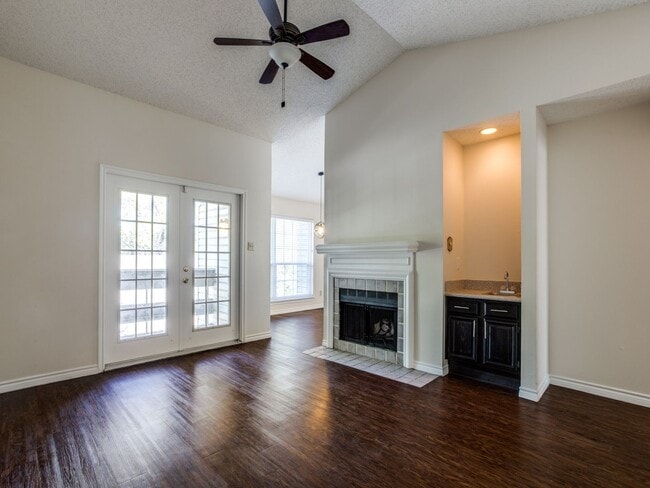 Building Photo - 8550 Fair Oaks Crossing