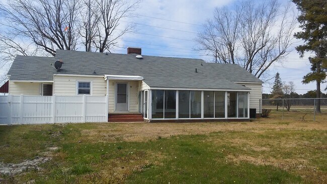 Foto del edificio - COMING SOON- 3 bedroom single family