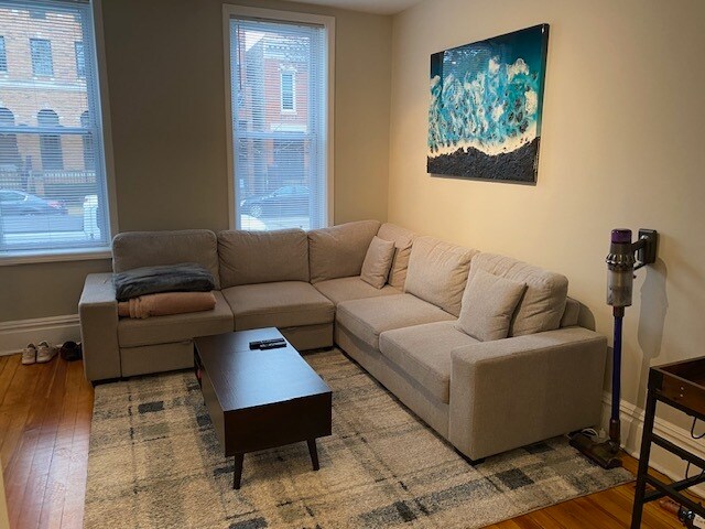 Foto del edificio - 2334 N Southport Ave