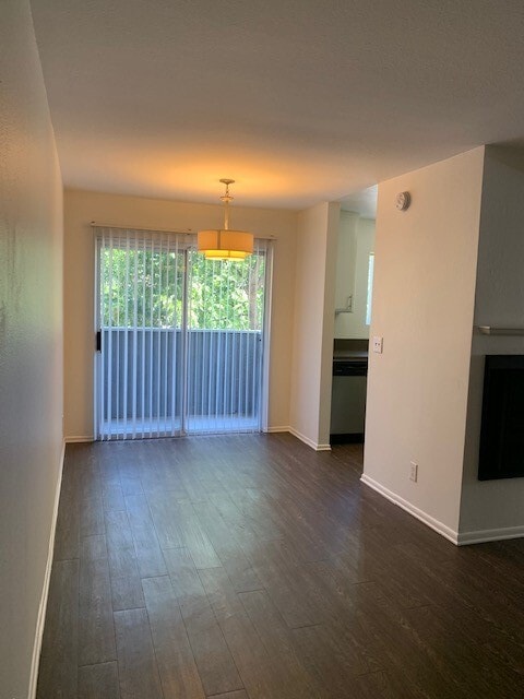 Building Photo - KBC Burbank