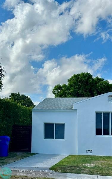 Foto del edificio - 2733 SW 15th St