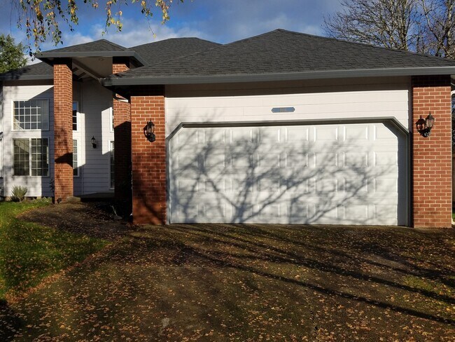 Building Photo - Cascade Highlands neighborhood spacious 4 ...