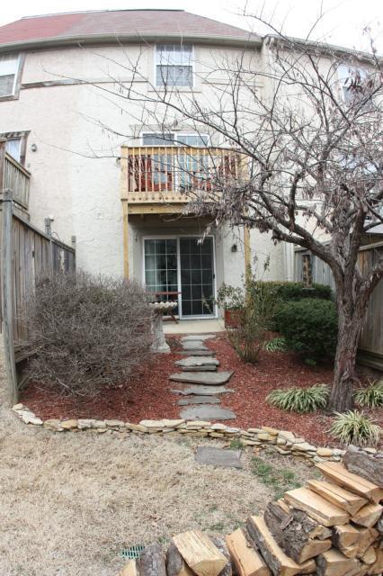 Foto del edificio - 8314 Metcalf Ave