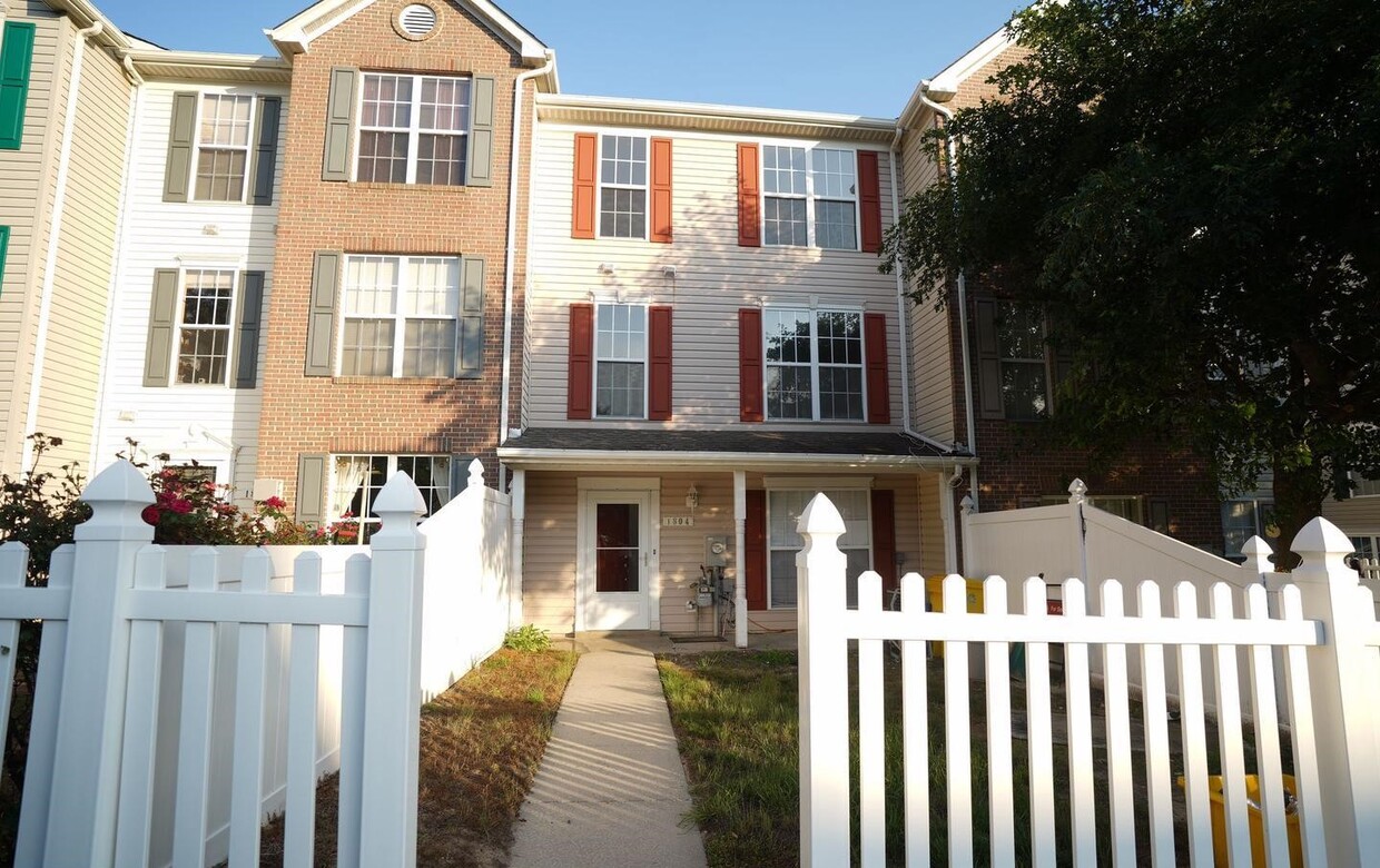Foto principal - 1804 Watch House Cir S
