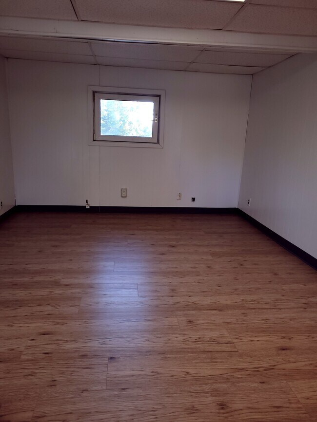 Foto del edificio - 1128 Hess Ave