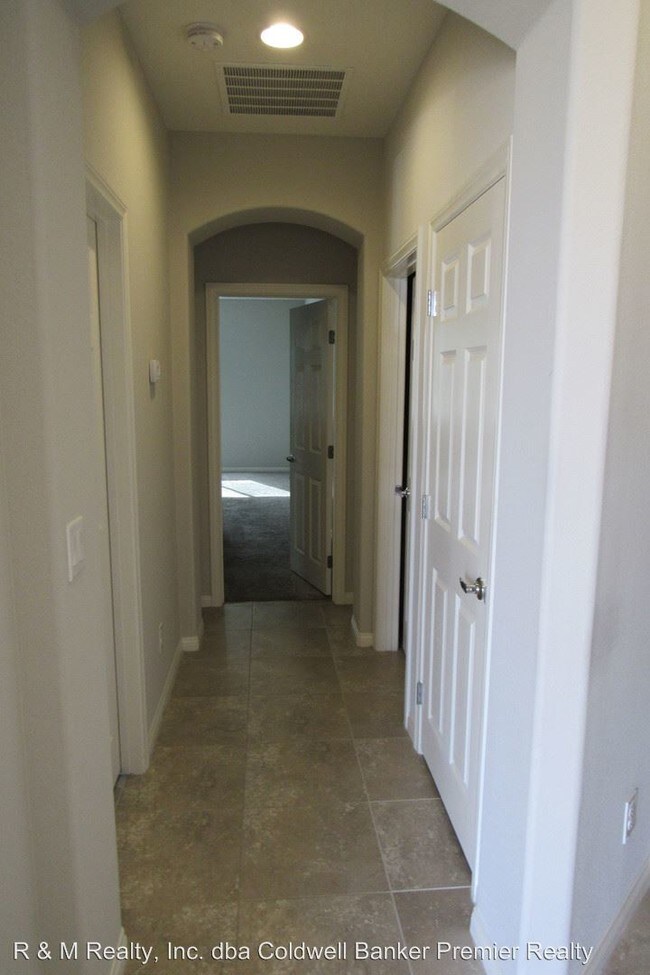 Building Photo - 4 br, 2 bath House - 5733 Alitak Bay St