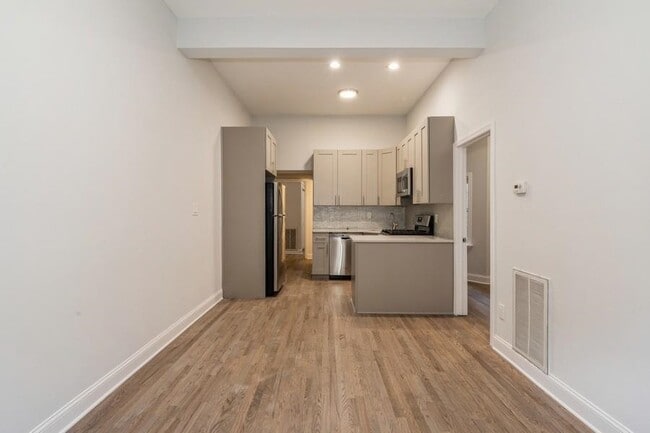 Building Photo - 109 Willow Ave