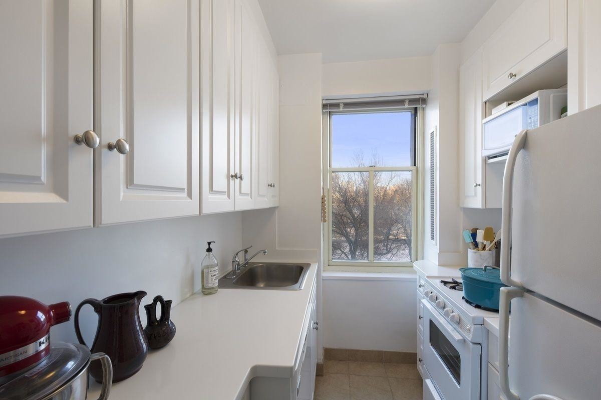 Building Photo - bedroom in New York NY 10024