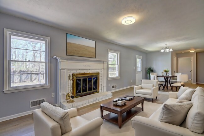 Foto del edificio - 469 Dogwood Dr