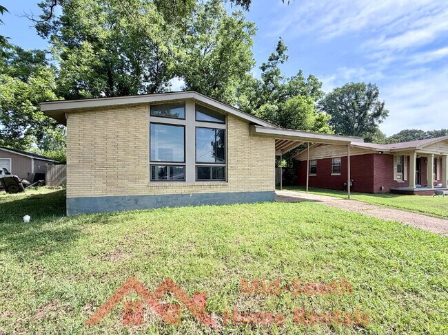 Foto del edificio - 2298 Dells Ave