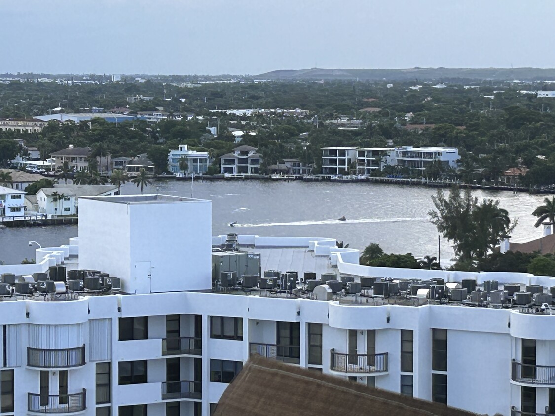 Foto principal - 1370 S Ocean Blvd