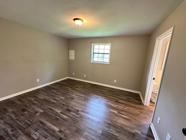 Building Photo - 1009 Northwood Dr