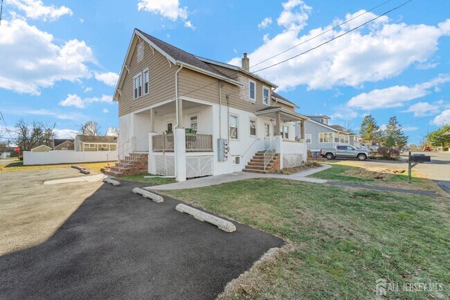 Foto del edificio - 43 Hillcrest Ave