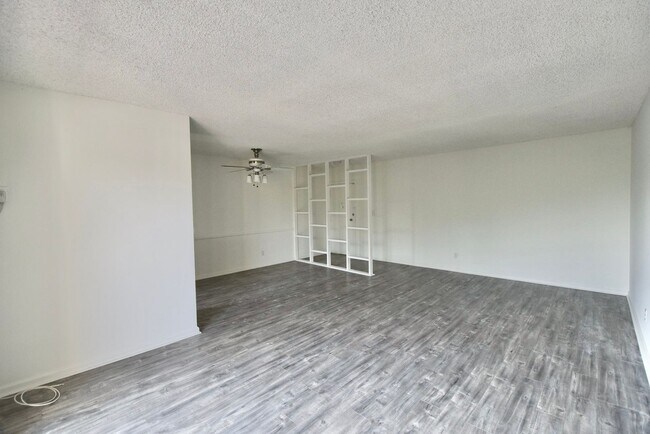 Foto del edificio - 5502 Corteen Pl
