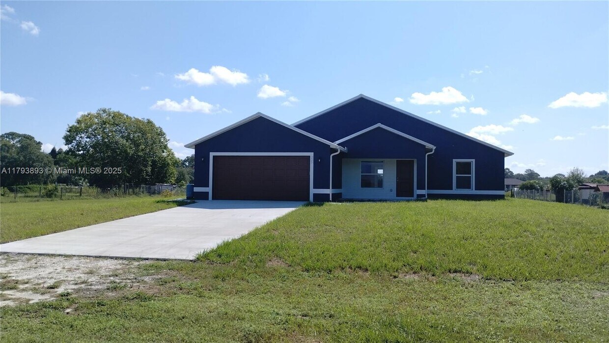 Foto principal - 225 S Fronda St