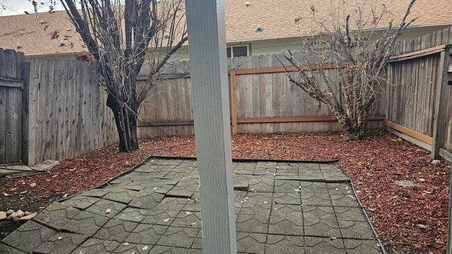 Building Photo - Glendale Duplex