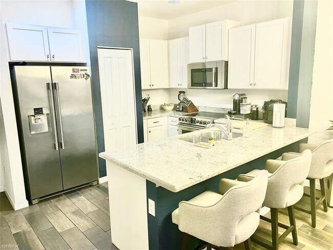Building Photo - 3 br, 2.5 bath Townhome - 4218 N Dixie Hwy...