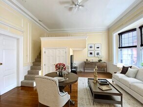 Building Photo - 411 Beacon St