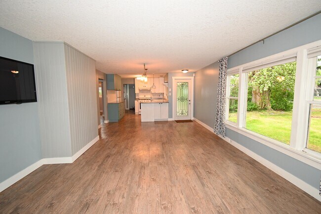 Photo du bâtiment - 1551 Hemlock St