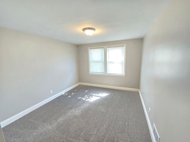 Foto del edificio - 3908 Erdman Ave