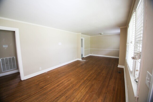 Building Photo - 3213 Colby Dr