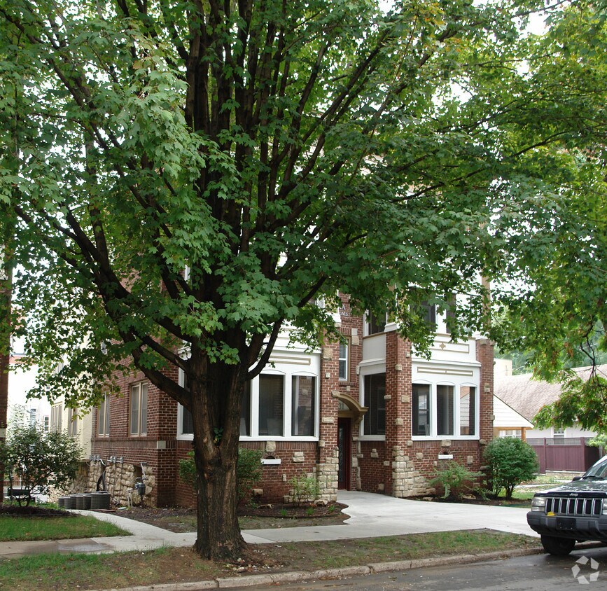 Foto del edificio - 5129-5131 Wyandotte St