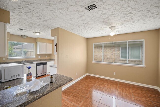 Building Photo - 3714 Embarcadero Dr