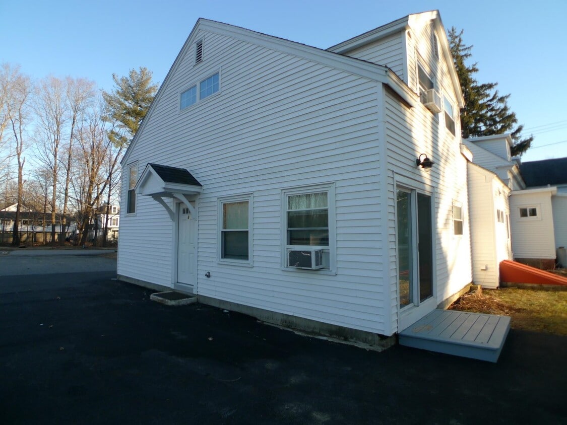 83 Main St Unit 6, Exeter, NH 03833 Apartment for Rent in Exeter, NH