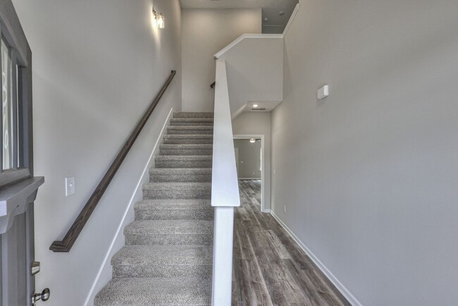 Foto del edificio - Beautiful NEW 3 Bed 2.5 Bath Townhome in M...