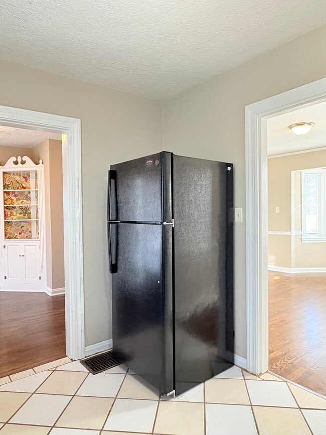 Foto del edificio - 707 Edgewood St