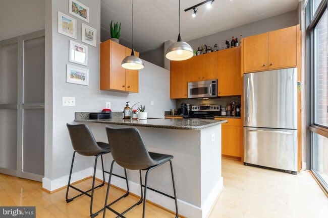 Building Photo - Stylish 1BR Rental in the Heart of Alexand...