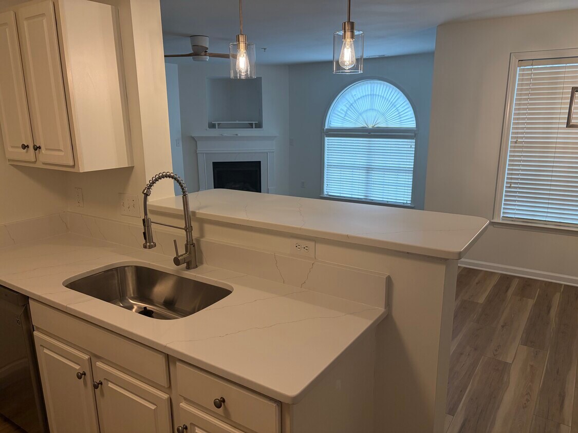 Foto del edificio - 3487 Forestdale Dr