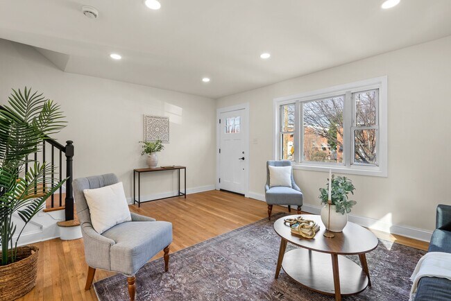 Foto del edificio - 5004 Sargent Rd NE