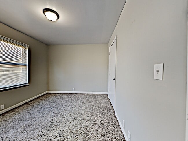Building Photo - Maple Valley Apartments