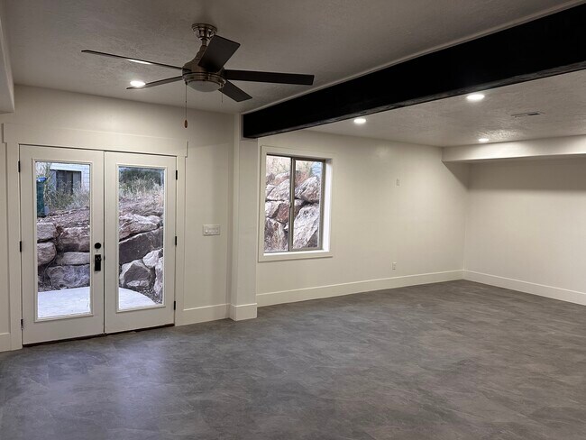 Foto del edificio - 9476 N Timpanogos Cv