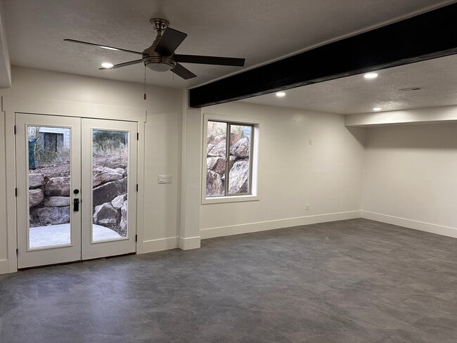 Building Photo - 9476 N Timpanogos Cv
