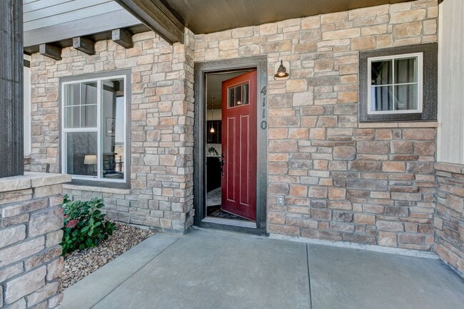 Building Photo - 822 Mangold Ln