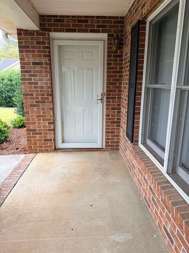 Foto del edificio - 121 Timberwood Rd