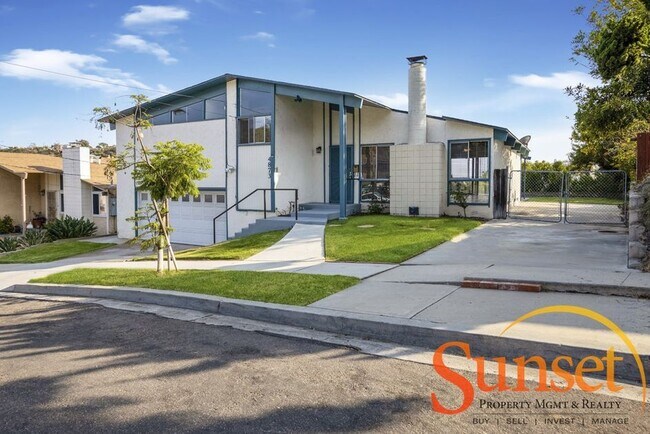 Building Photo - 4873 Sparks Ave