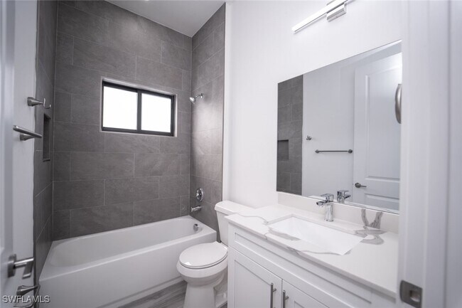 Foto del edificio - 3907 NW 45th Ln