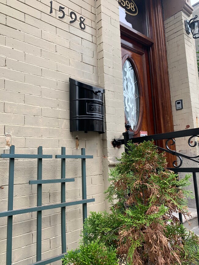 Foto del edificio - 1598 Lexington Ave