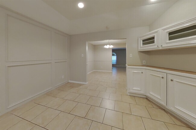 Building Photo - 16726 Britford