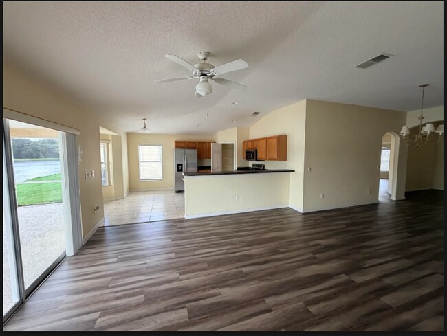 Building Photo - 3137 Riachuelo Ln