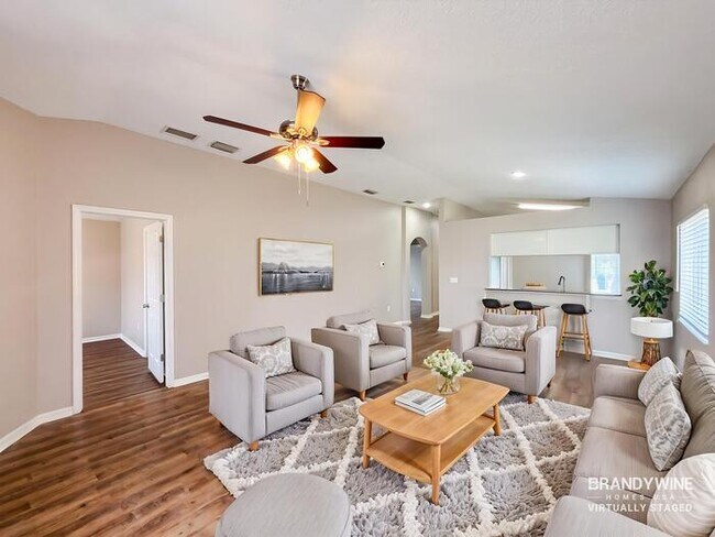 Building Photo - 11750 Lynmoor Dr
