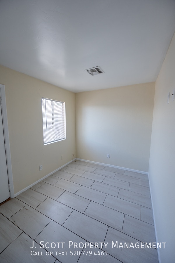 Foto del edificio - 1753 E Harvard St