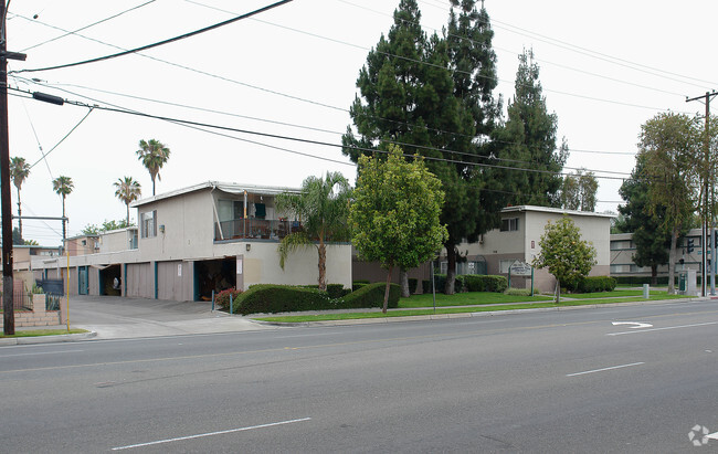 Building Photo - Mountain View Apartments