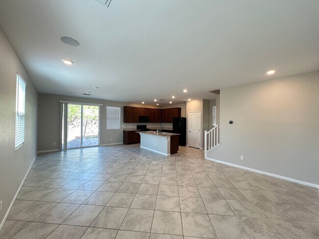 Building Photo - 4283 Tarim St
