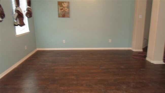 Foto del edificio - 5011 Creekside Ave